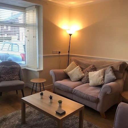 29 Comfort House 2 Bedroom Townhouse With Parking Scunthorpe Exterior foto