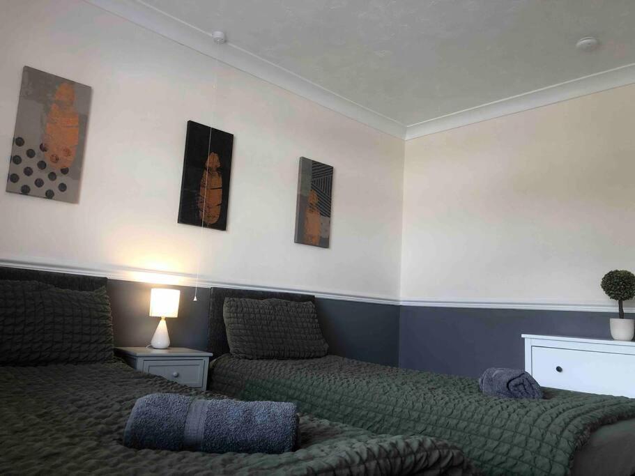 29 Comfort House 2 Bedroom Townhouse With Parking Scunthorpe Exterior foto